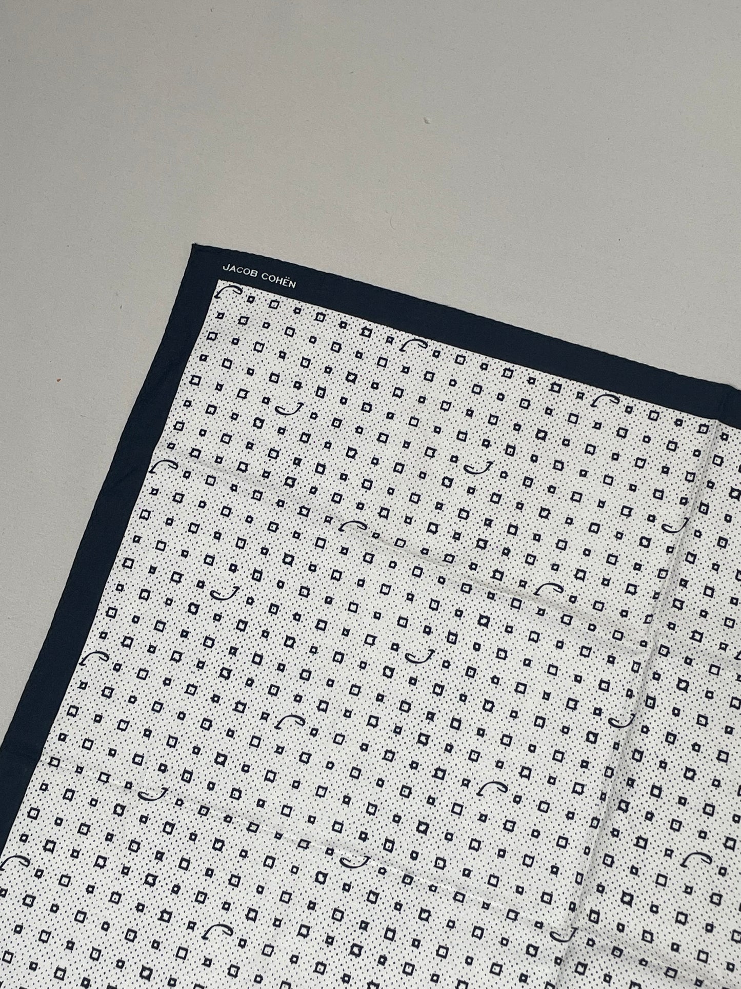 Jacob Cohën Scarf